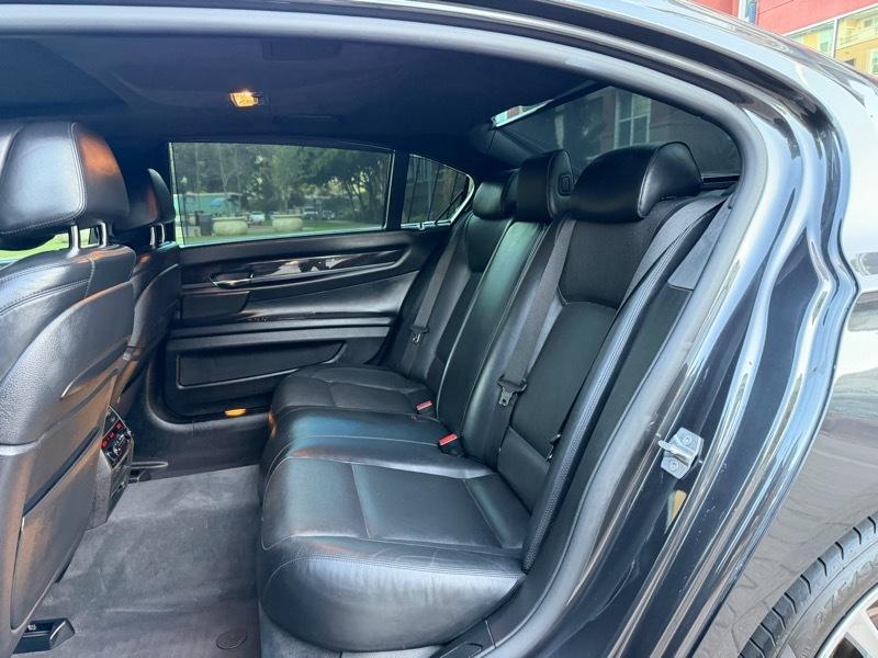 BMW 7-Series 750Li 2015