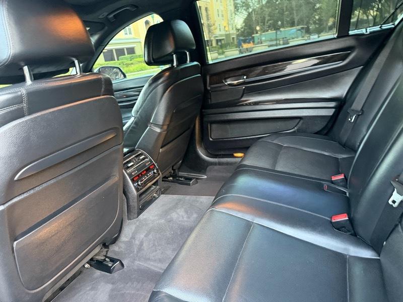 BMW 7-Series 750Li 2015