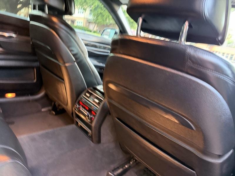 BMW 7-Series 750Li 2015