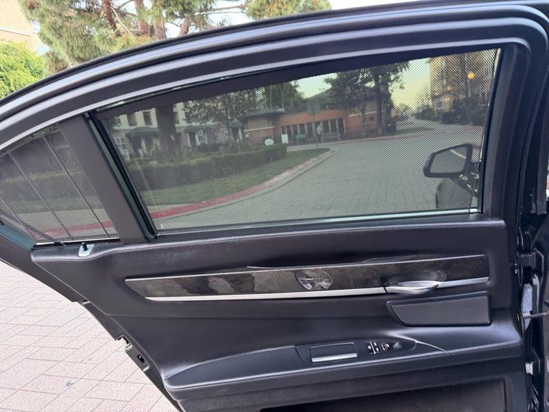 BMW 7-Series 750Li 2015