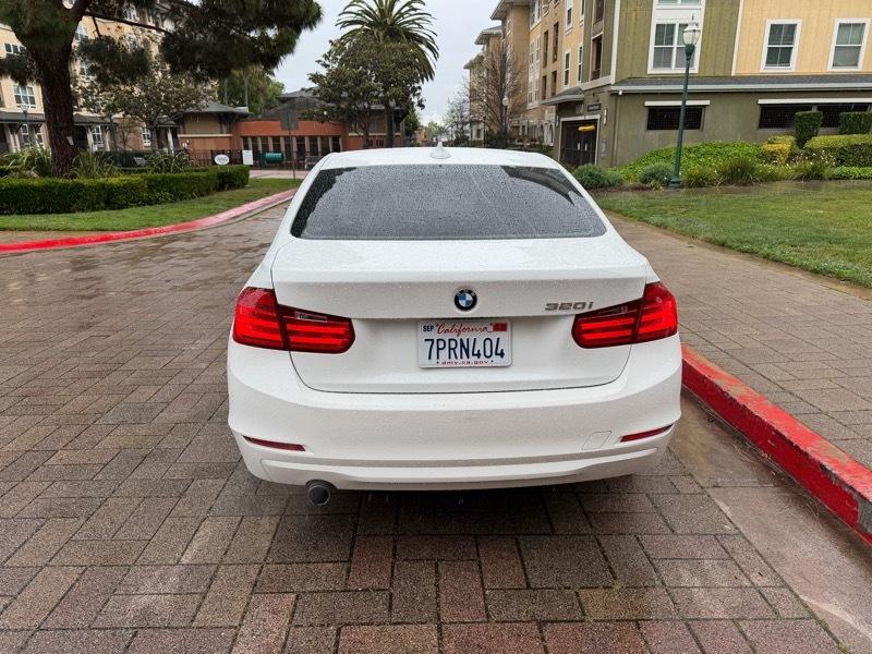 BMW 3-Series 320i Sedan 2014