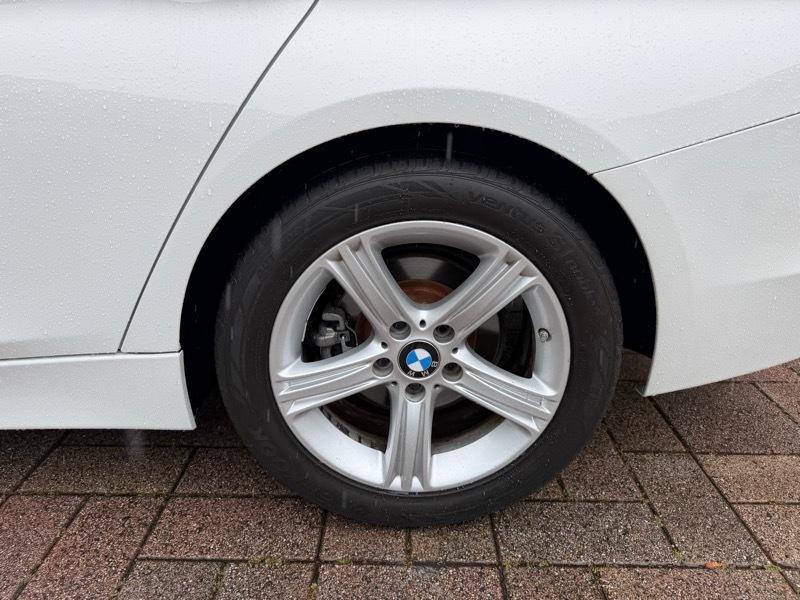 BMW 3-Series 320i Sedan 2014