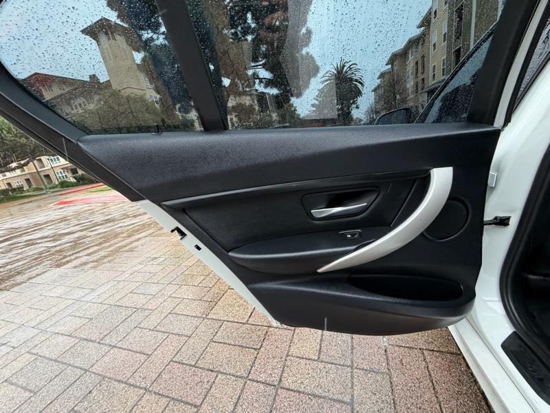 BMW 3-Series 320i Sedan 2014