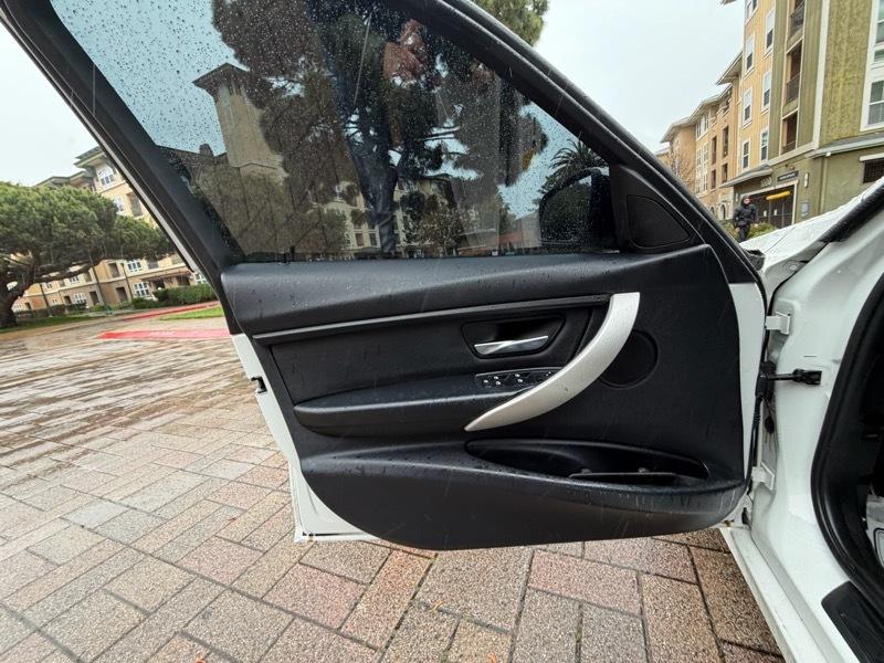 BMW 3-Series 320i Sedan 2014