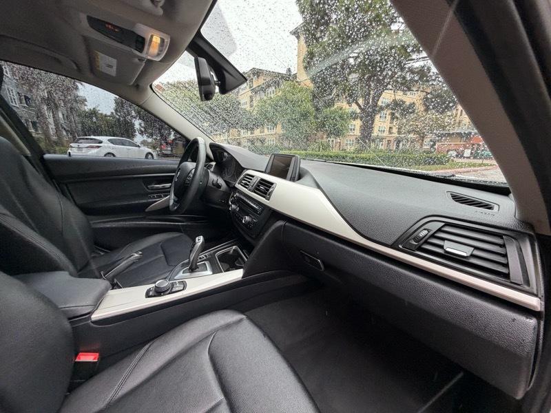 BMW 3-Series 320i Sedan 2014