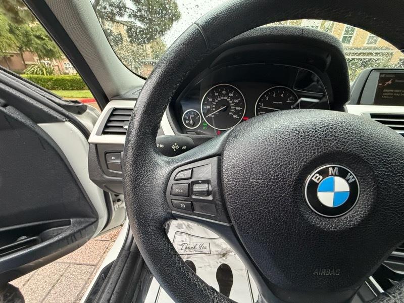 BMW 3-Series 320i Sedan 2014