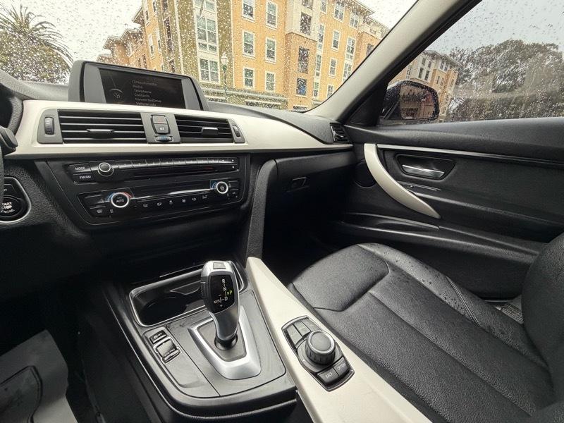 BMW 3-Series 320i Sedan 2014