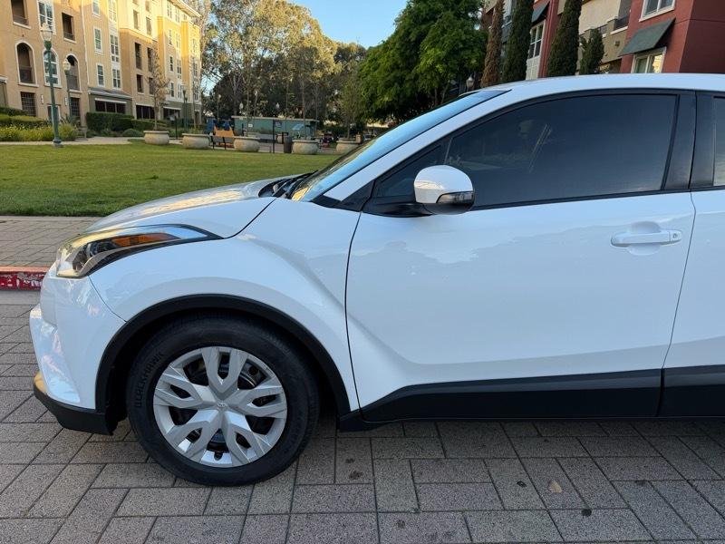 Toyota C-HR LE 2019