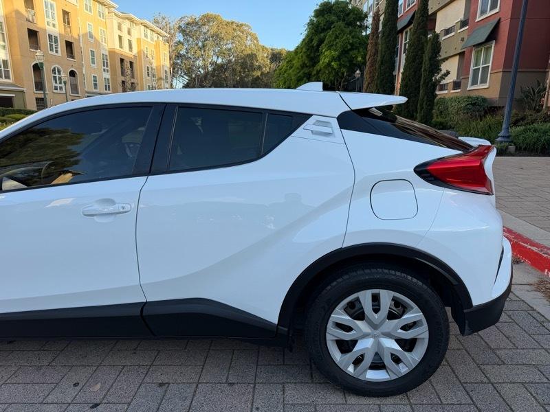 Toyota C-HR LE 2019