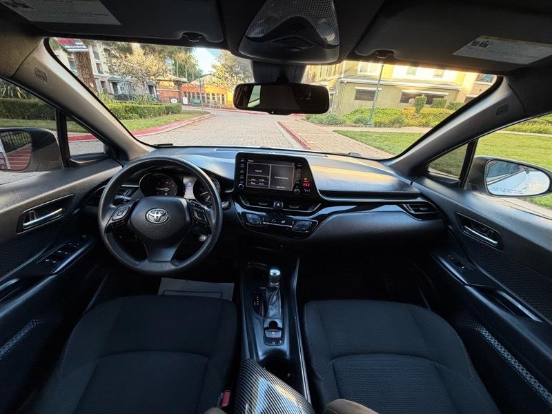Toyota C-HR LE 2019