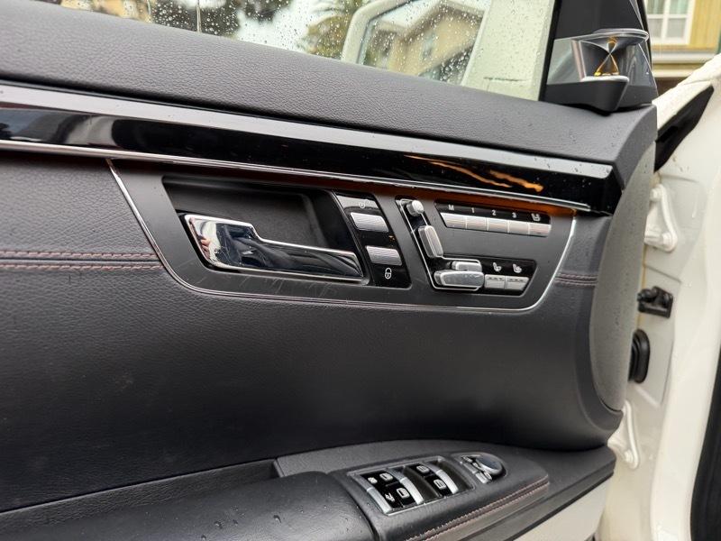 Mercedes-Benz S-Class S63 AMG 2012