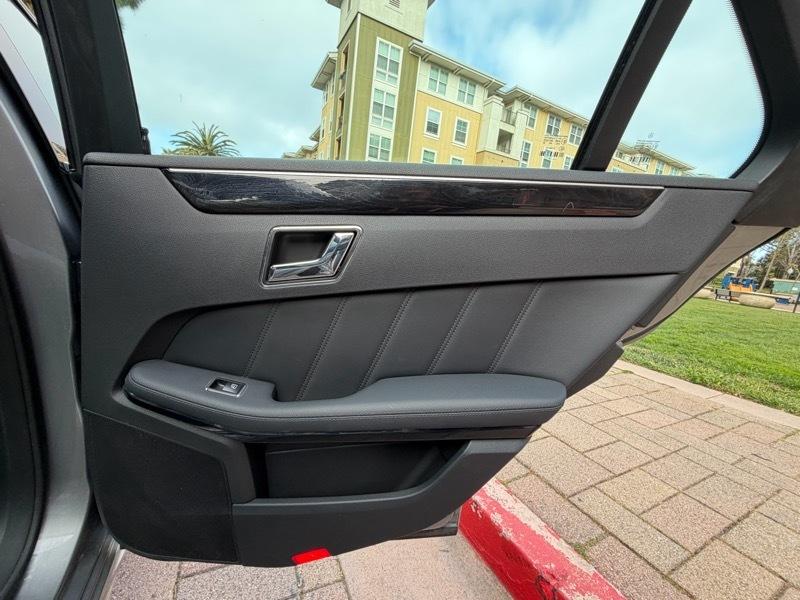 Mercedes-Benz E-Class E550 Sedan 2010