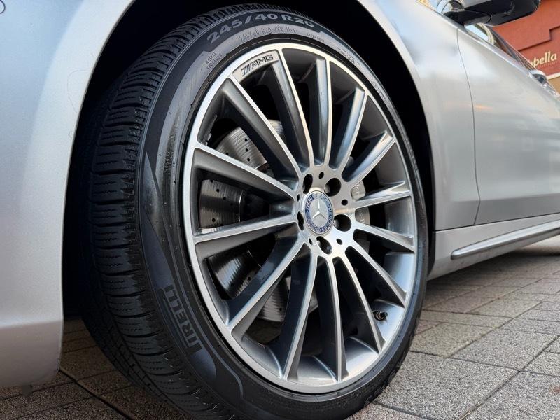 Mercedes-Benz S-Class S550 2015