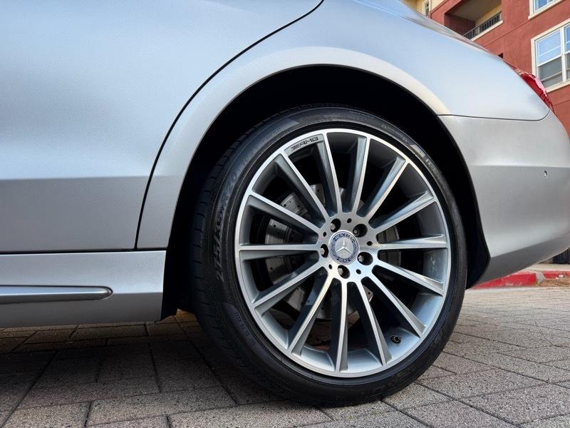 Mercedes-Benz S-Class S550 2015