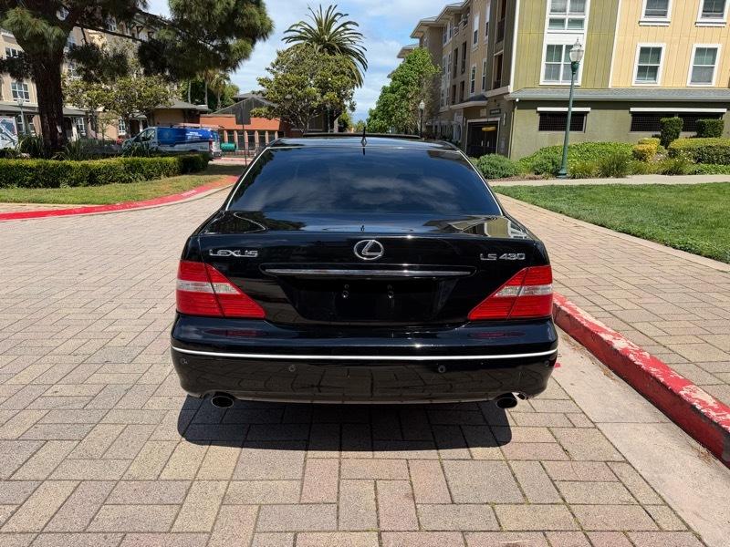 Lexus LS 430 Sedan 2005