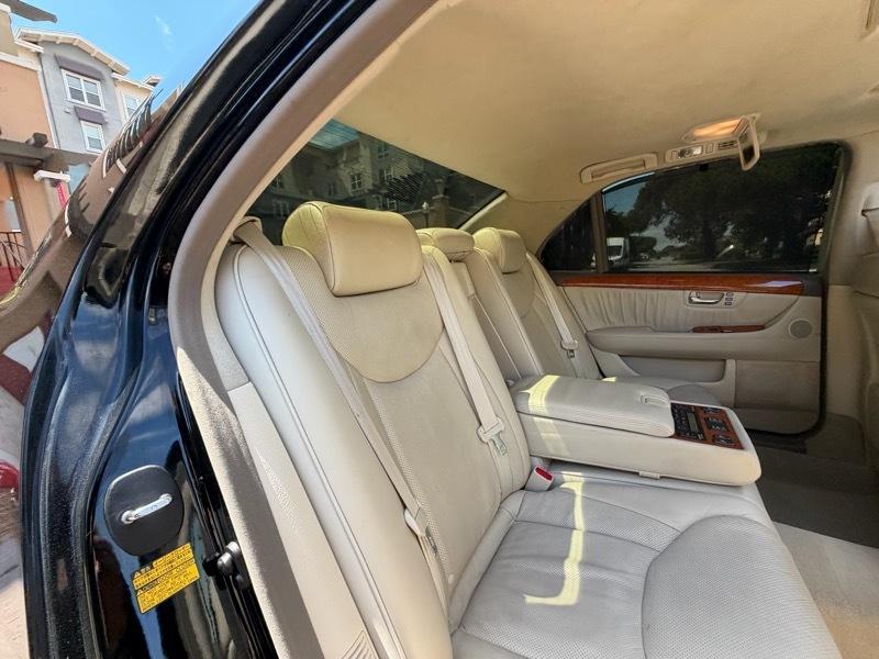 Lexus LS 430 Sedan 2005