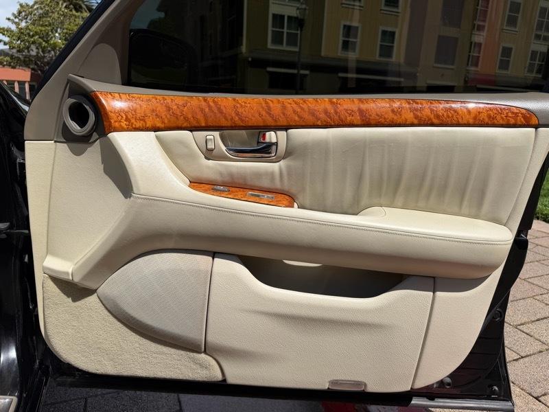 Lexus LS 430 Sedan 2005