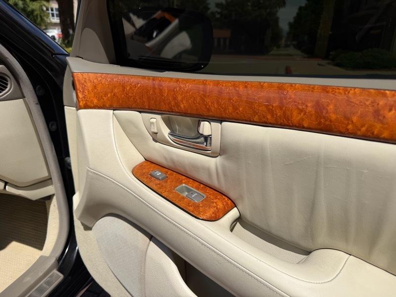Lexus LS 430 Sedan 2005