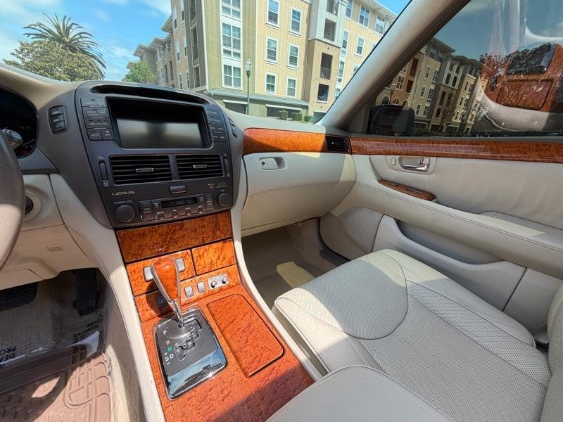 Lexus LS 430 Sedan 2005