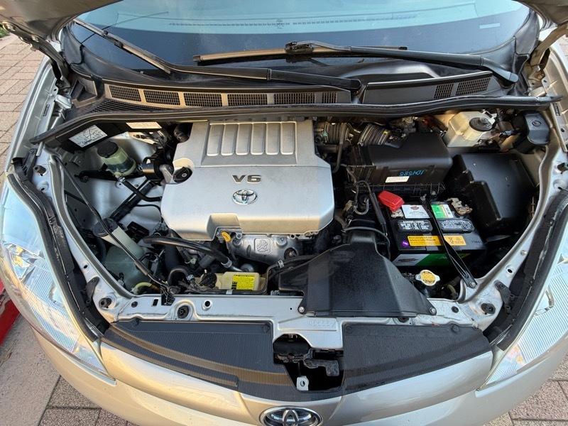 Toyota Sienna LE 7-Passenger Seating 2010