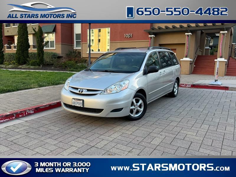 Toyota Sienna LE 7-Passenger Seating 2010