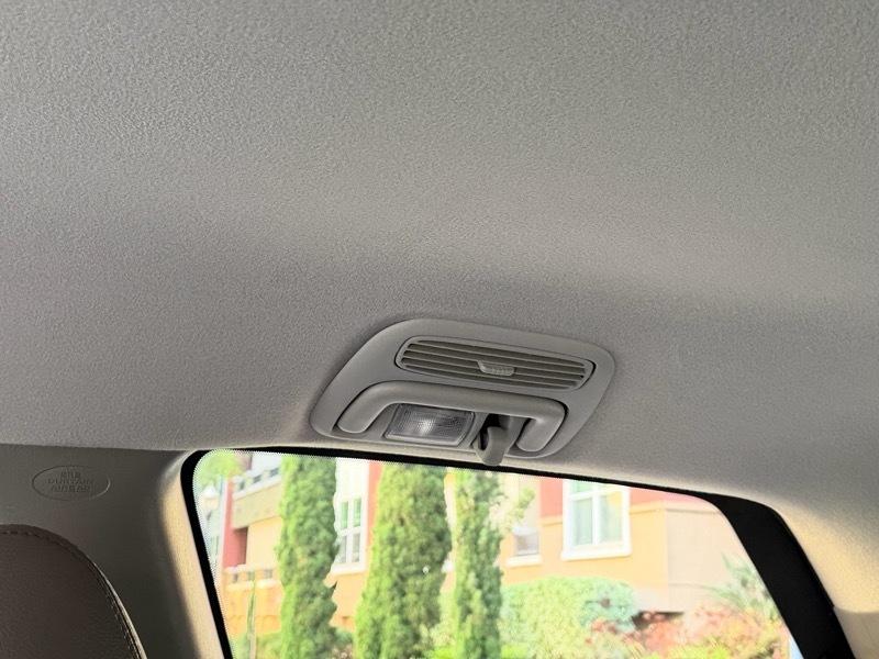 Toyota Sienna LE 7-Passenger Seating 2010