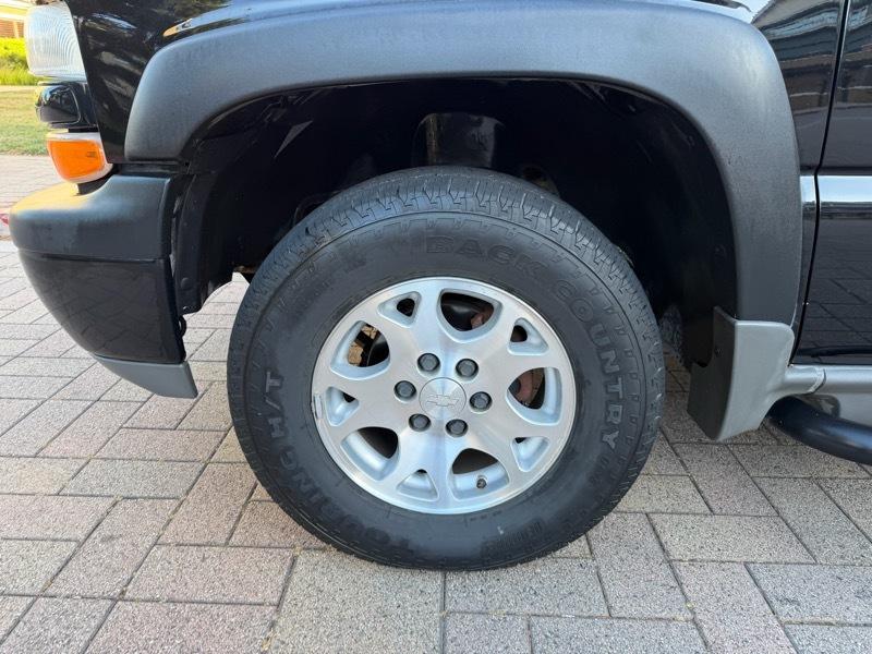 Chevrolet Suburban 4dr 1500 4WD Z71 2006