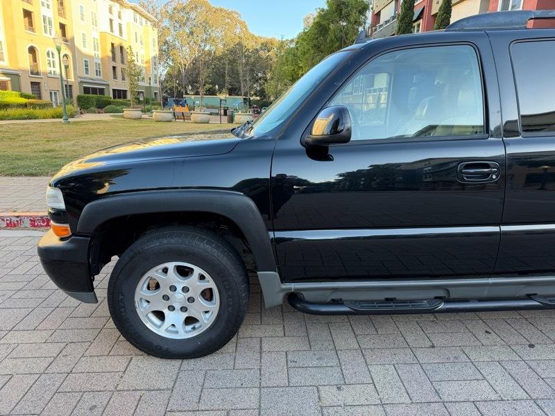 Chevrolet Suburban 4dr 1500 4WD Z71 2006