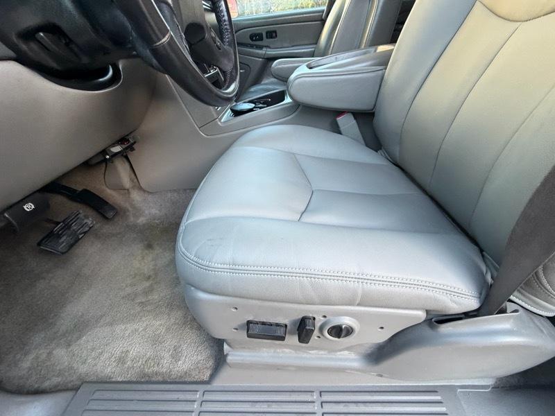 Chevrolet Suburban 4dr 1500 4WD Z71 2006