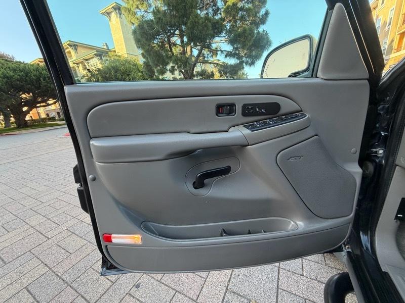 Chevrolet Suburban 4dr 1500 4WD Z71 2006