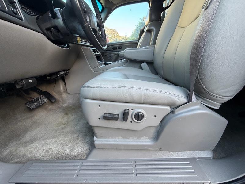 Chevrolet Suburban 4dr 1500 4WD Z71 2006