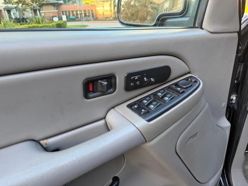 Chevrolet Suburban 4dr 1500 4WD Z71 2006