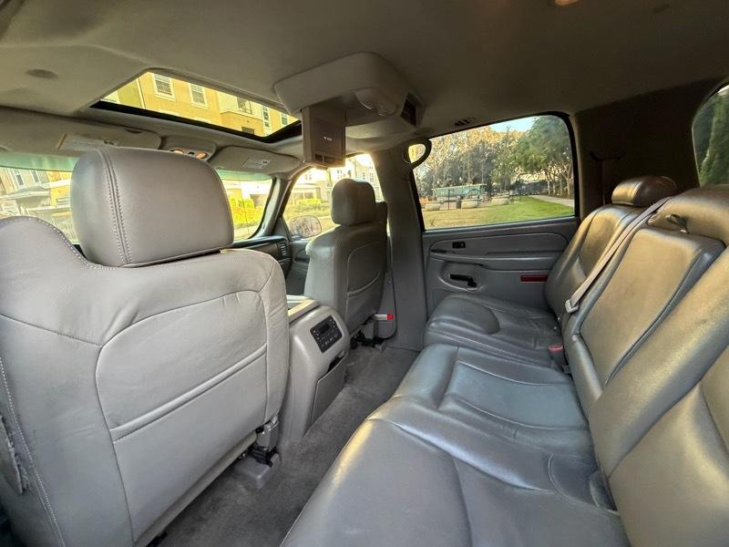 Chevrolet Suburban 4dr 1500 4WD Z71 2006