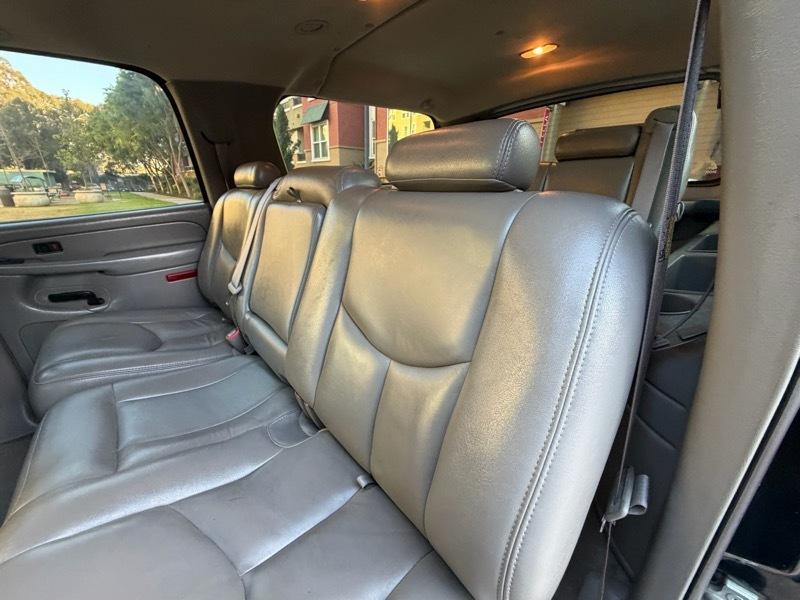 Chevrolet Suburban 4dr 1500 4WD Z71 2006