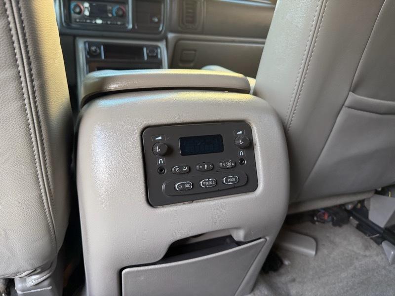 Chevrolet Suburban 4dr 1500 4WD Z71 2006