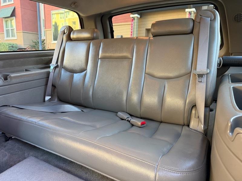 Chevrolet Suburban 4dr 1500 4WD Z71 2006
