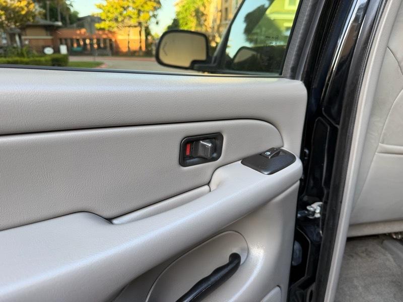 Chevrolet Suburban 4dr 1500 4WD Z71 2006