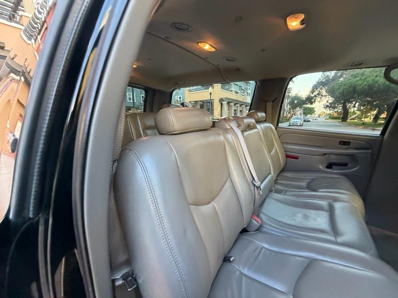 Chevrolet Suburban 4dr 1500 4WD Z71 2006