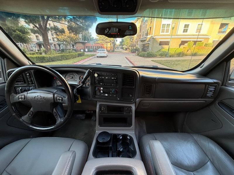 Chevrolet Suburban 4dr 1500 4WD Z71 2006
