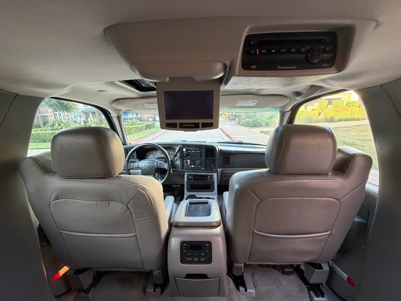 Chevrolet Suburban 4dr 1500 4WD Z71 2006