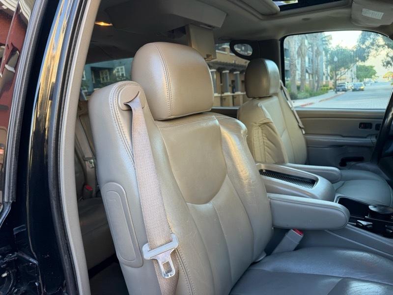 Chevrolet Suburban 4dr 1500 4WD Z71 2006