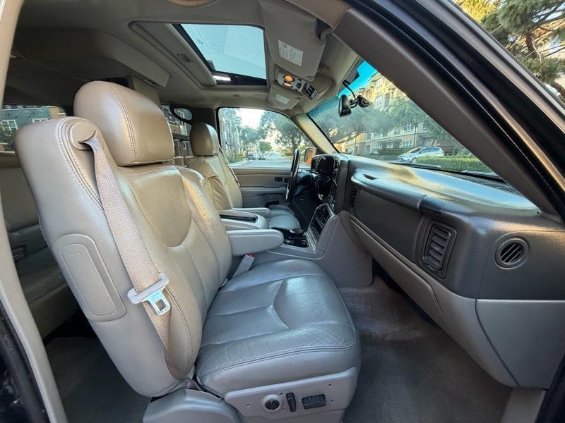 Chevrolet Suburban 4dr 1500 4WD Z71 2006