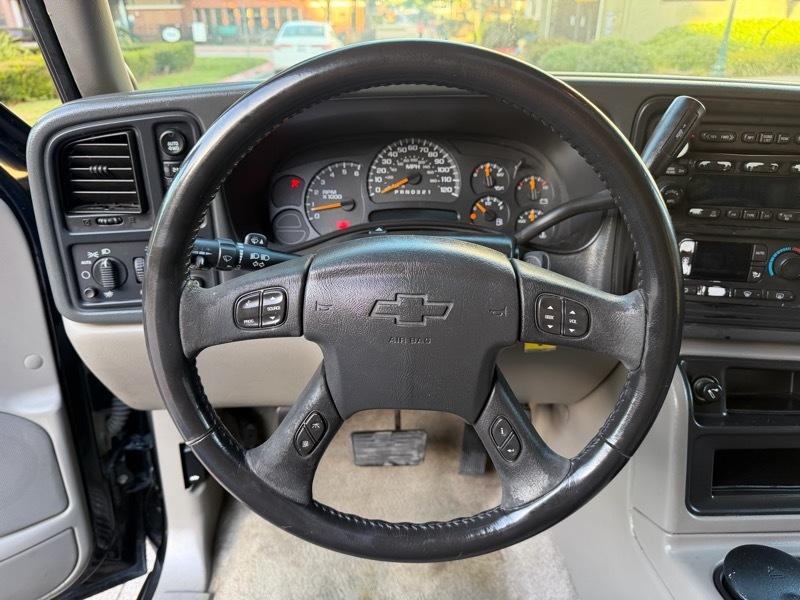 Chevrolet Suburban 4dr 1500 4WD Z71 2006