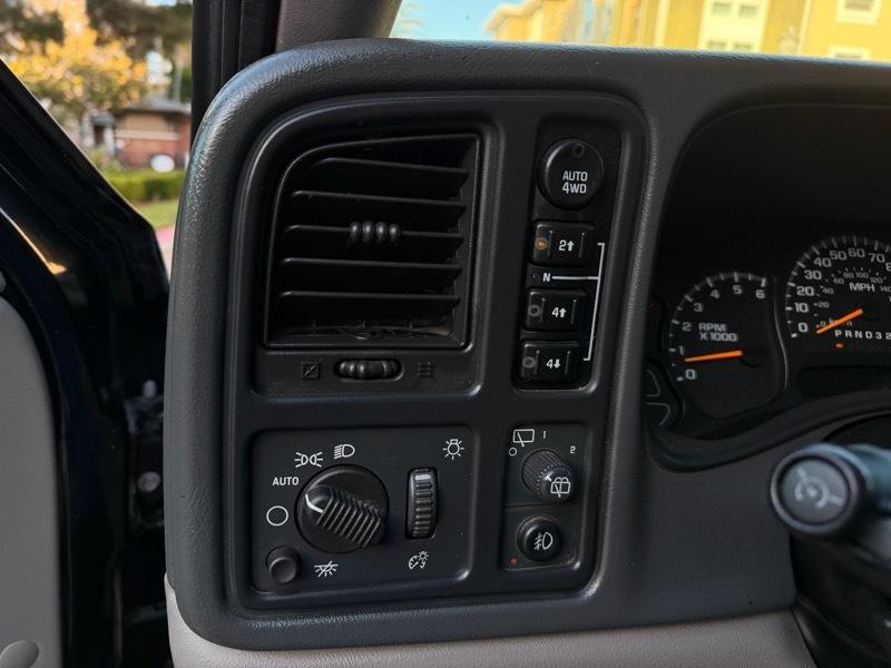 Chevrolet Suburban 4dr 1500 4WD Z71 2006