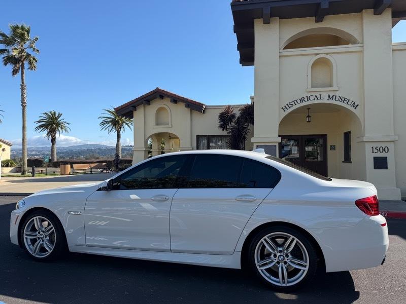 BMW 5-Series 550i 2015