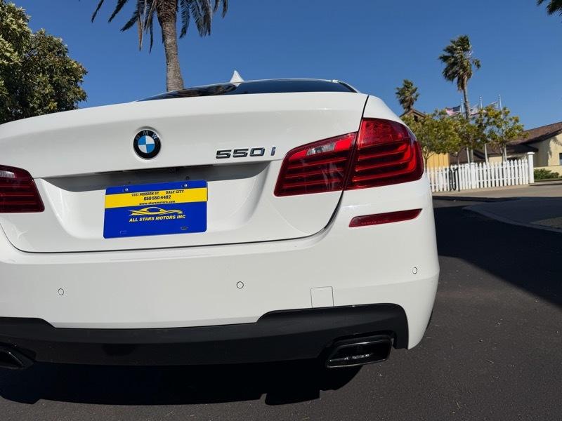 BMW 5-Series 550i 2015