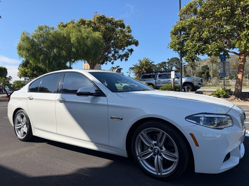 BMW 5-Series 550i 2015