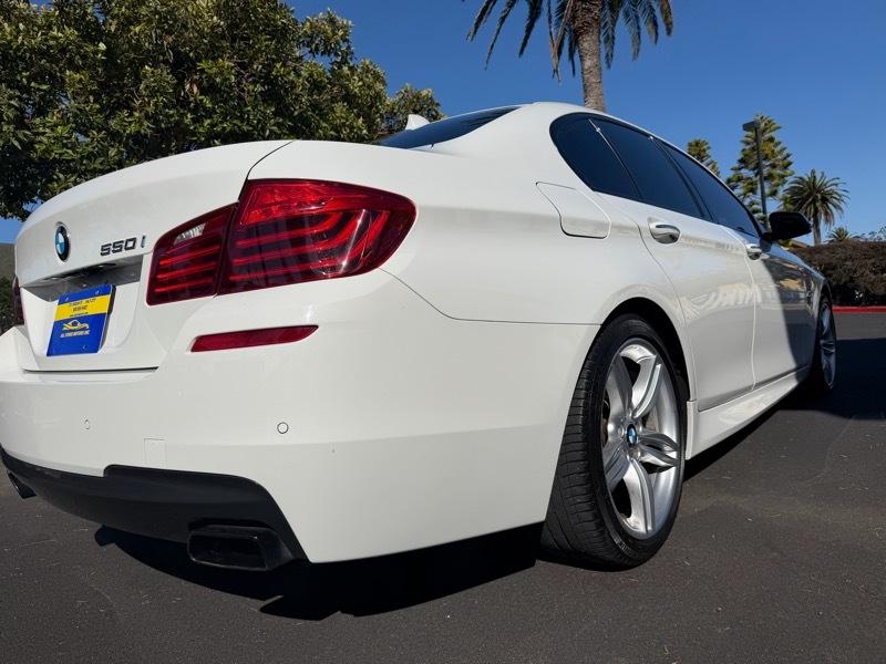 BMW 5-Series 550i 2015
