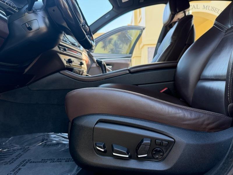 BMW 5-Series 550i 2015