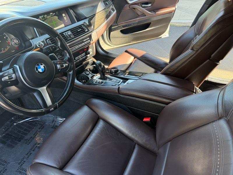 BMW 5-Series 550i 2015